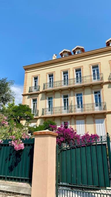 Loft Apartment At Villa Leonie Ιέρ Εξωτερικό φωτογραφία